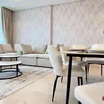 Dar Vacation - Contemporary Urban 2Br Apartment Near Burj Khalifa