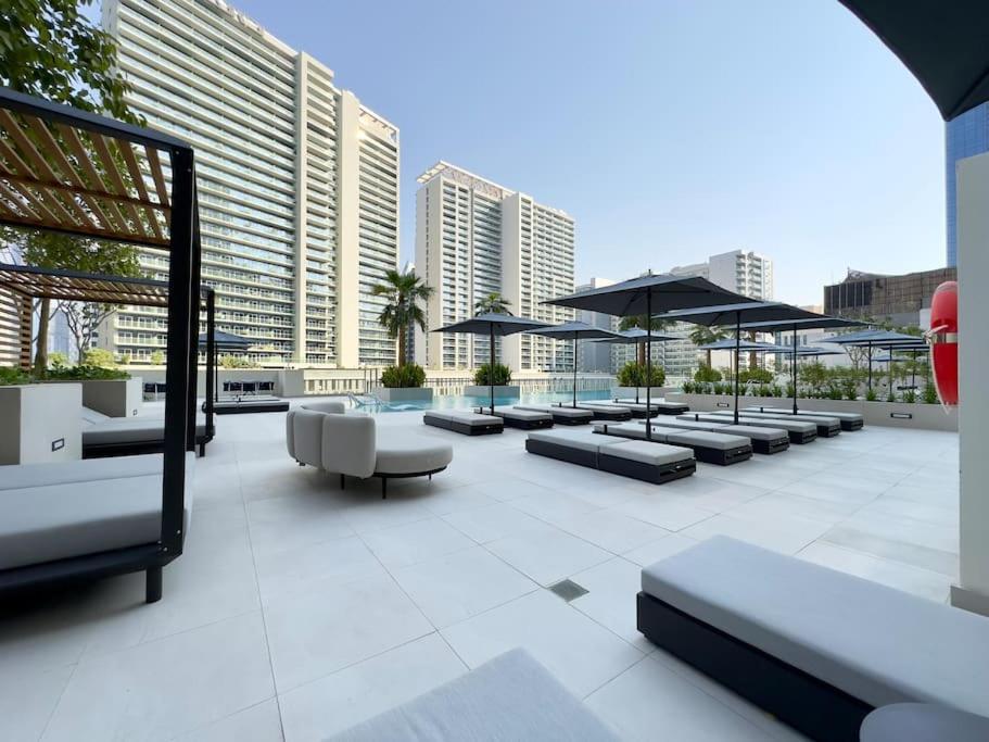 Dar Vacation - Contemporary Urban 2br Near Burj Khalifa * Dubai