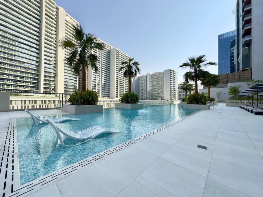 Dar Vacation - Contemporary Urban 2br Near Burj Khalifa * Dubai